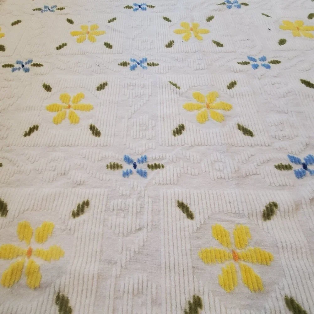 VTG 60s 70s Retro‎ White Chenille Floral Coverlet Comforter Queen Fringe 73X99